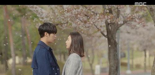 爱豆吻戏国产在线观看,爱豆吻戏国产剧在线观看指南